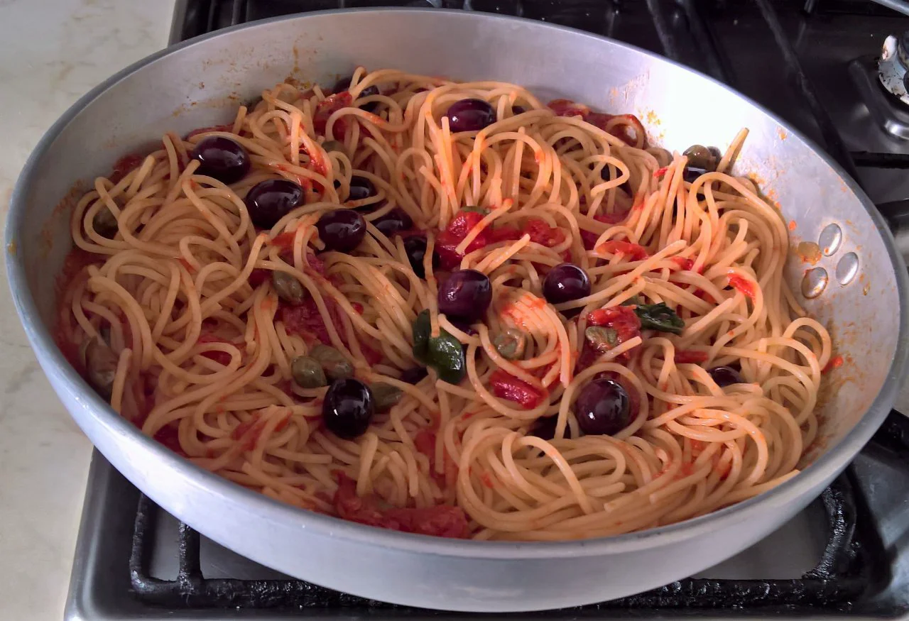 spaghetti olive capperi e cannella spaghetti olive capperi e cannella